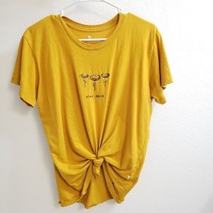 Mustard yellow comfy t shirt